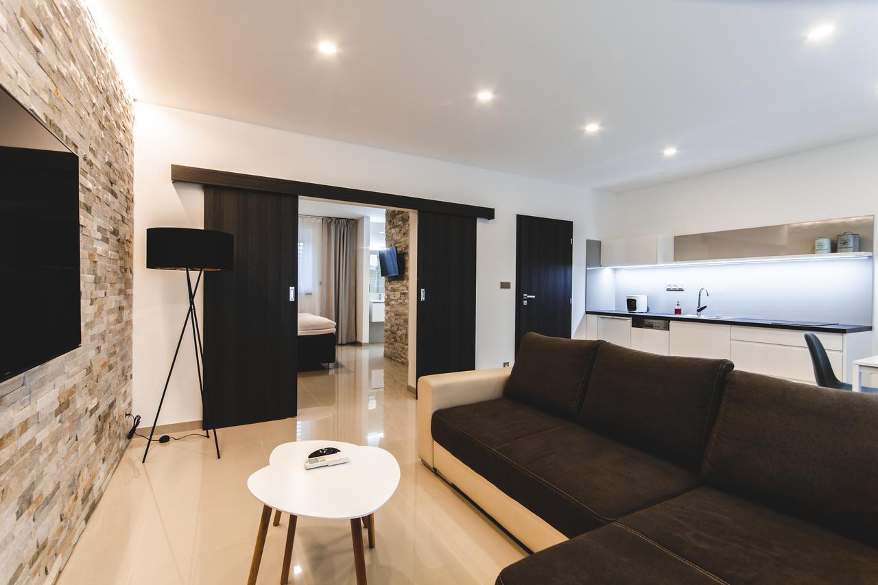 Silesia Residence Ostrava Exterior foto A modern apartment