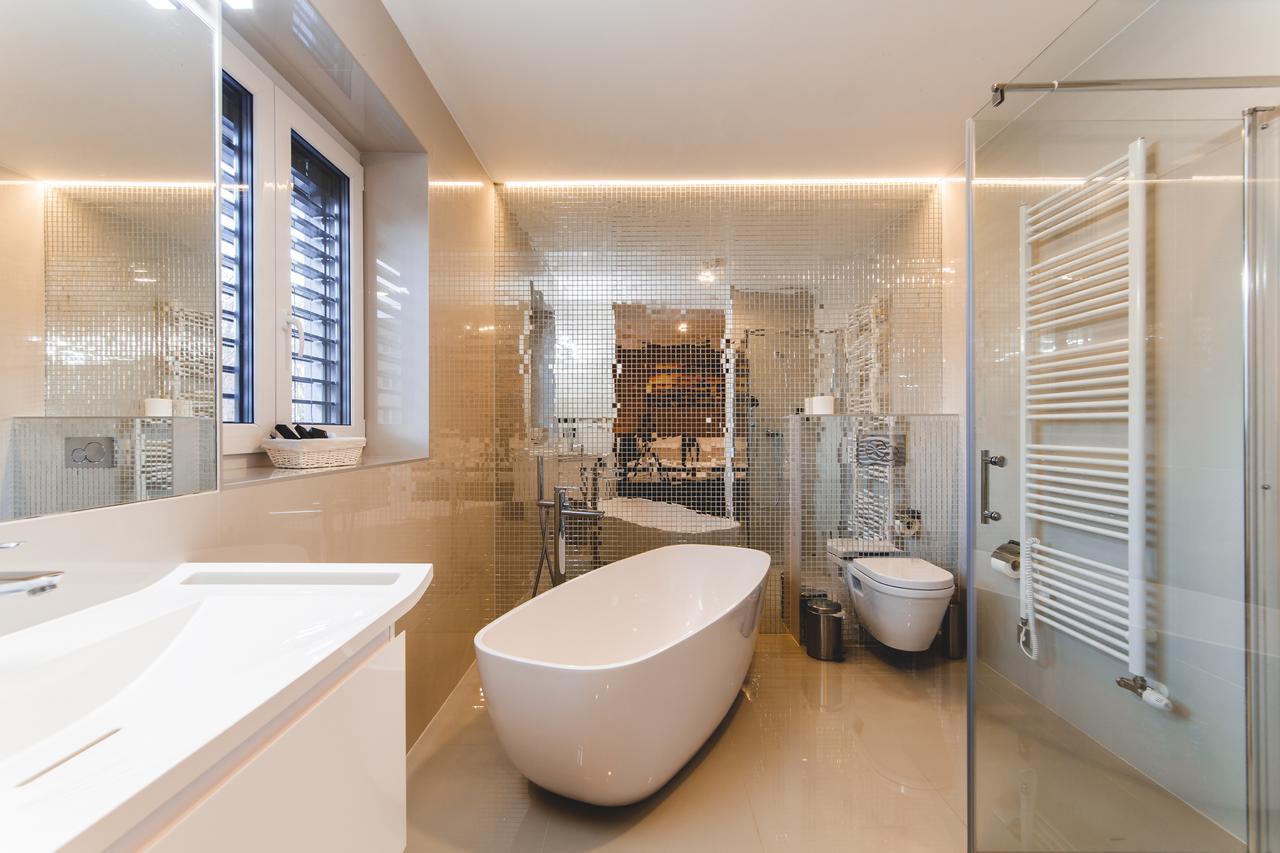 Silesia Residence Ostrava Exterior foto Bathroom