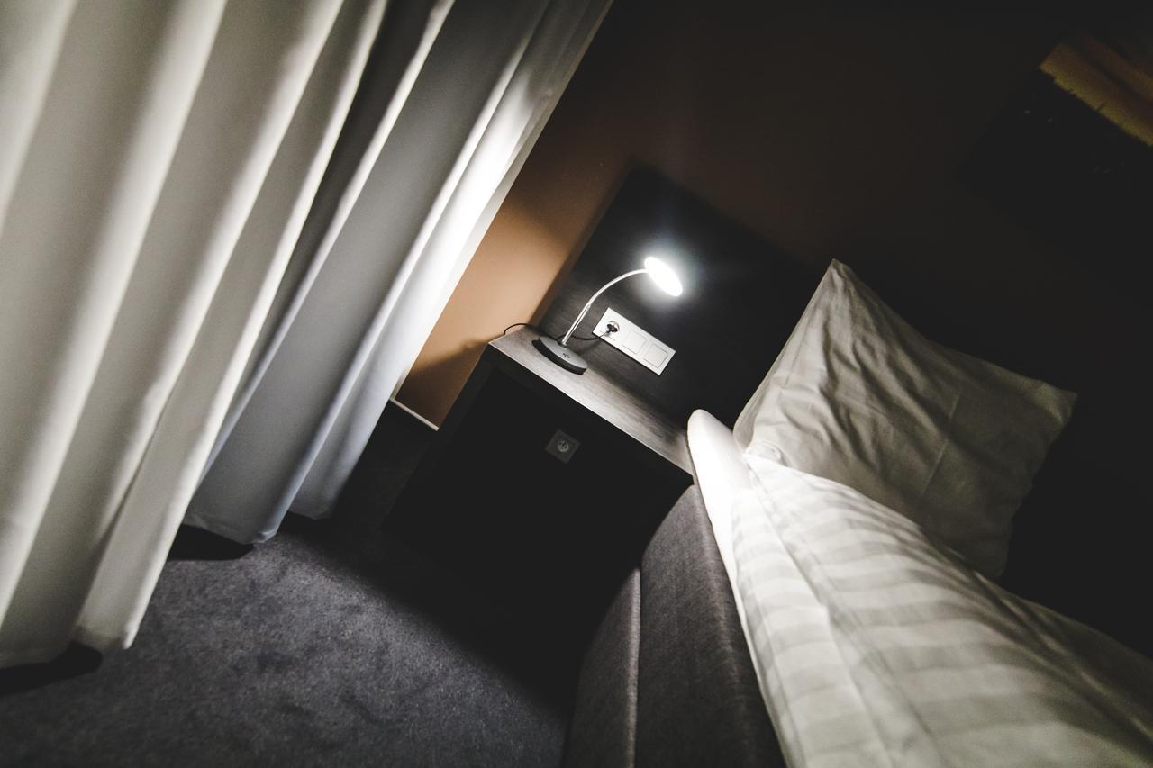 Silesia Residence Ostrava Exterior foto A bedside table